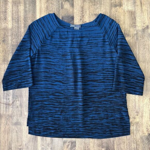 Vince Women’s 100% Silk Horizontal Animal Print Blouse Blue Black Size XSmall - Picture 3 of 9